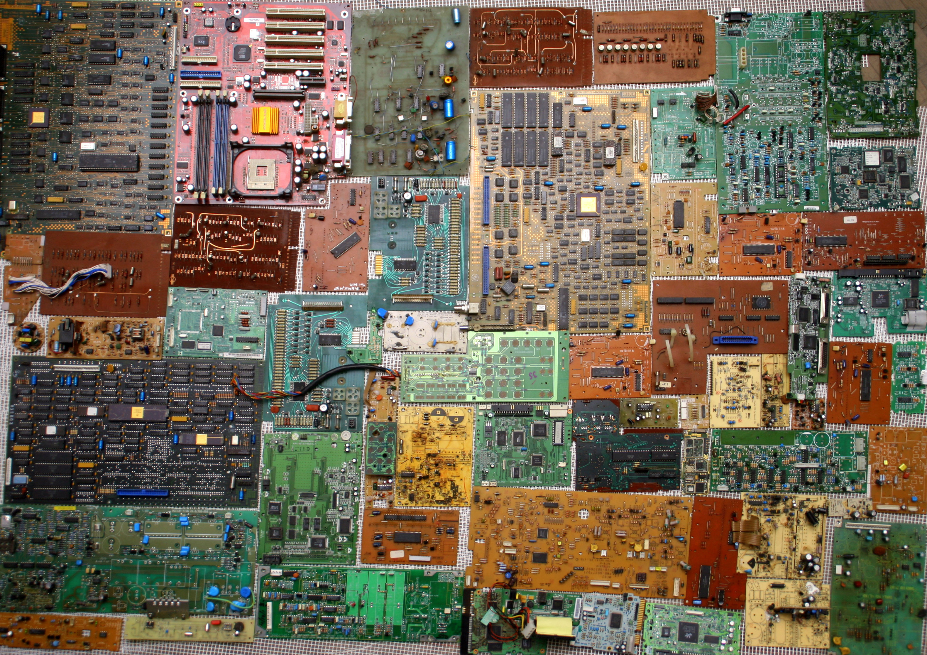 hw_sarok_loot_boards.jpg